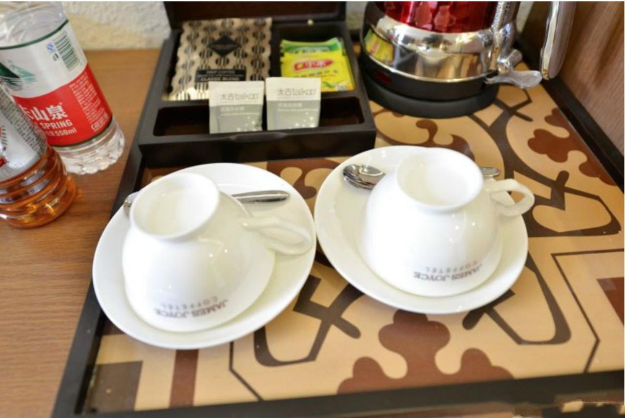 James Joyce Coffetel Beijing Gulou Street, Nanluoguxiang Buitenkant foto